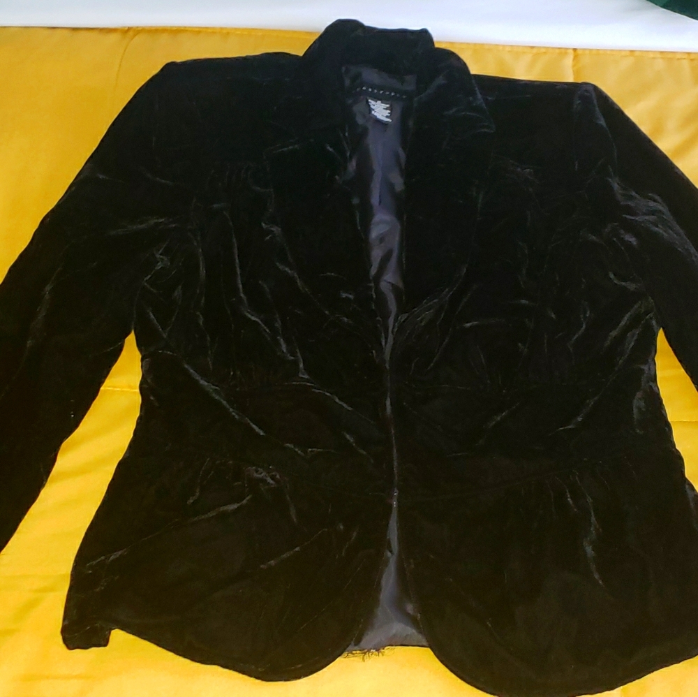 Soft Velvet Blazer